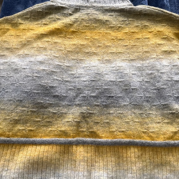 Sweater - Picture 3 of 3